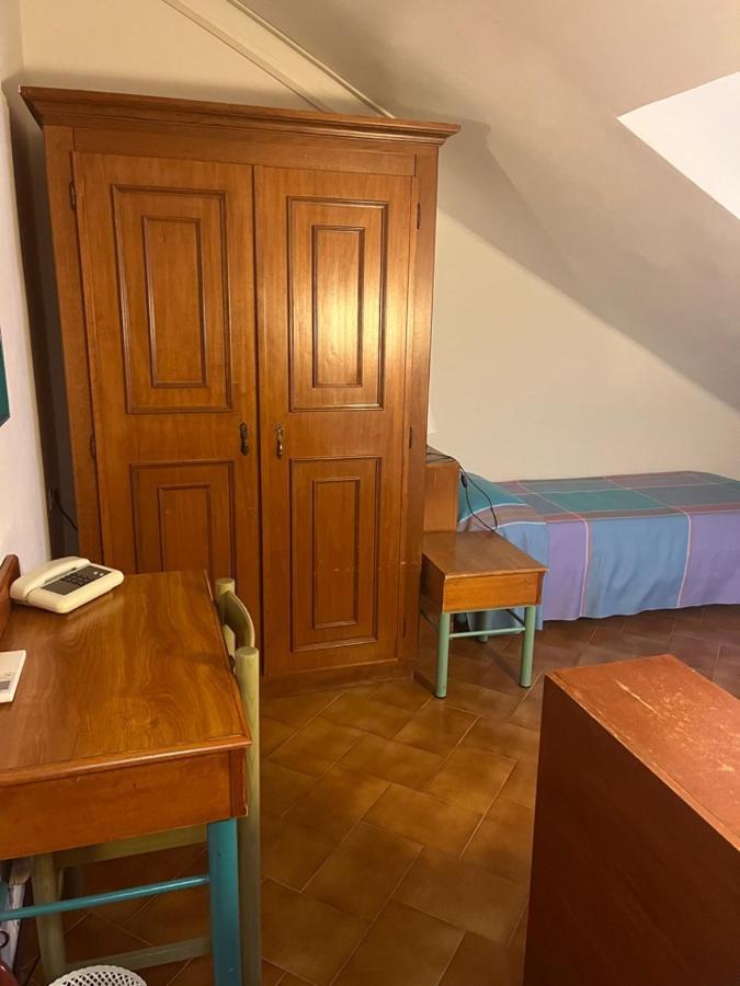 Hotel Garibaldi Finale Ligure Extérieur photo